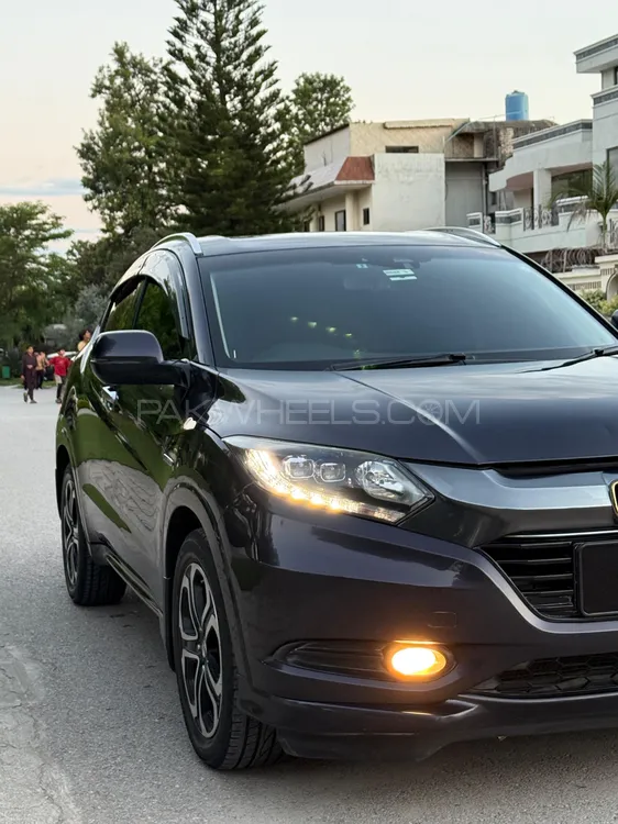 Honda Vezel 2015 for Sale in Islamabad Image-1
