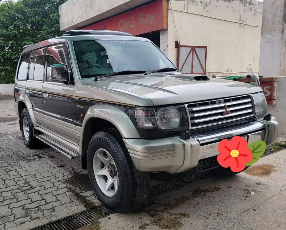 Mitsubishi Pajero 1996 for Sale in Peshawar Image-1