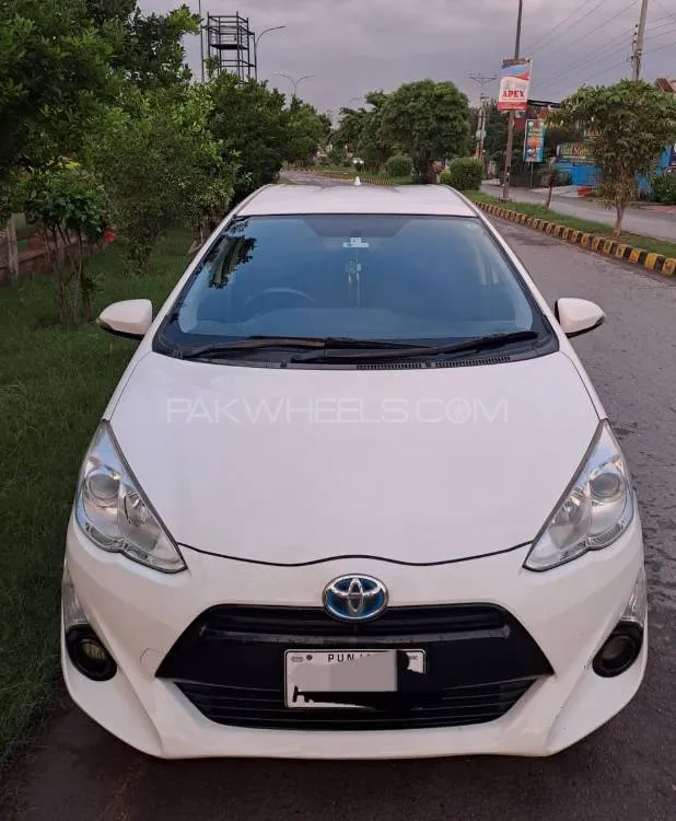 Toyota Aqua 2017 for Sale in Lahore Image-1
