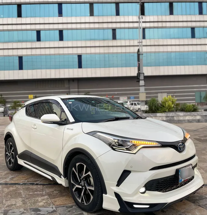 Toyota C-HR 2019 for Sale in Islamabad Image-1