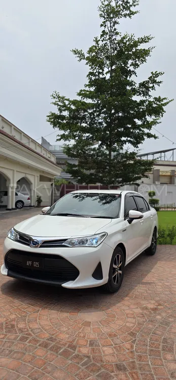 Toyota Corolla Axio 2020 for Sale in Peshawar Image-1
