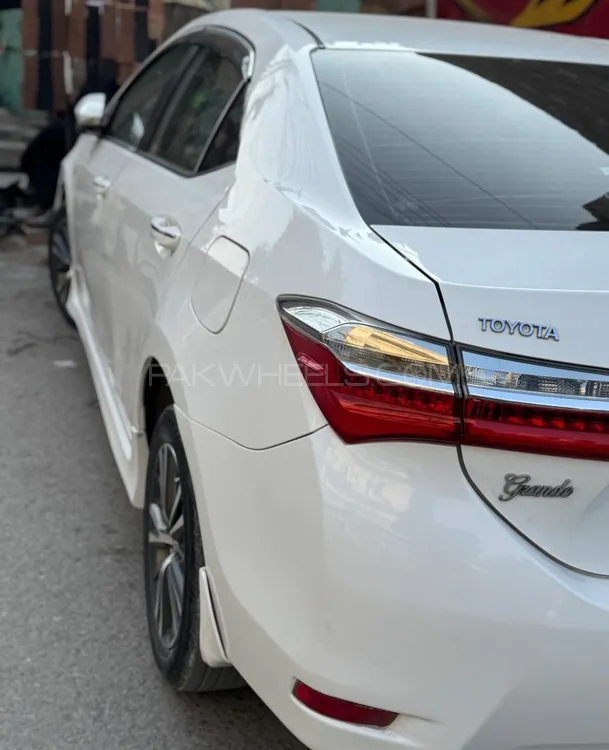 Toyota Corolla 2017 for Sale in Islamabad Image-1