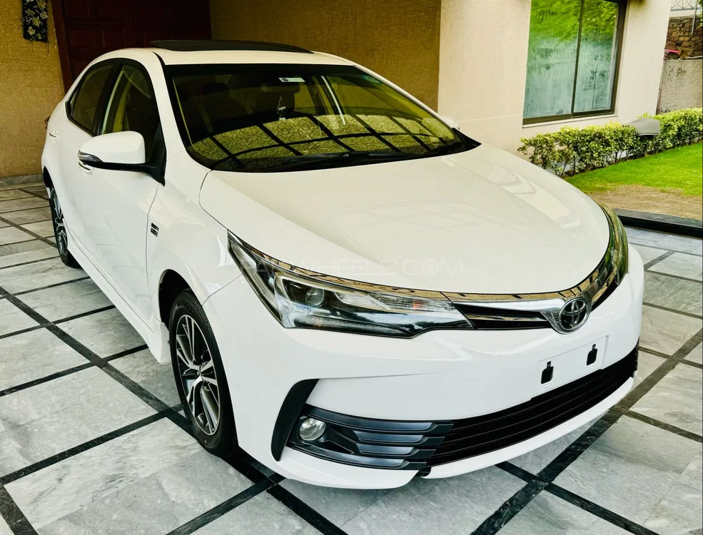 Toyota Corolla 2019 for Sale in Islamabad Image-1
