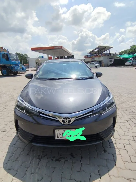Toyota Corolla 2017 for Sale in Islamabad Image-1
