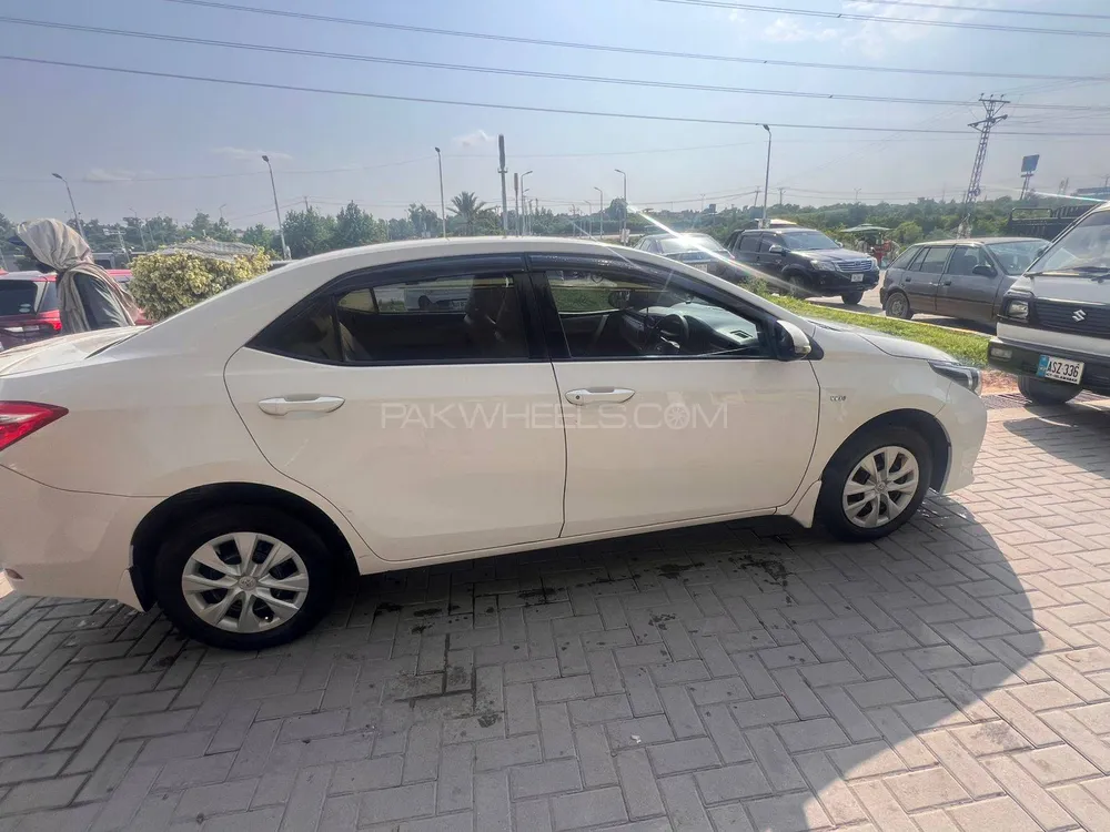 Toyota Corolla 2017 for Sale in Islamabad Image-1