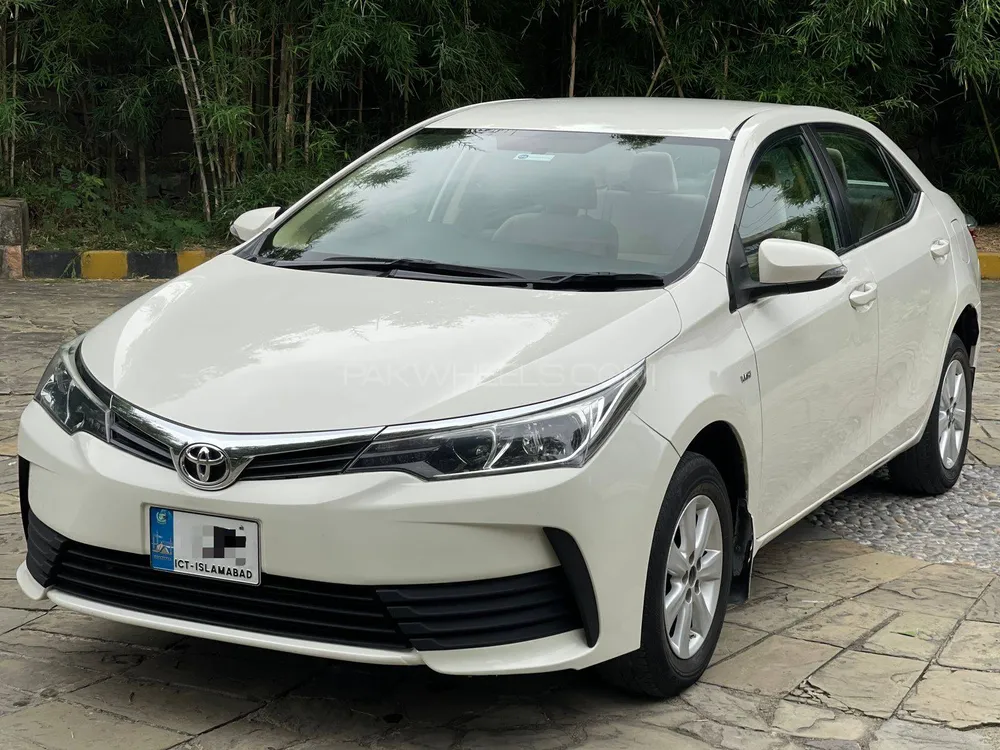 Toyota Corolla 2018 for Sale in Islamabad Image-1