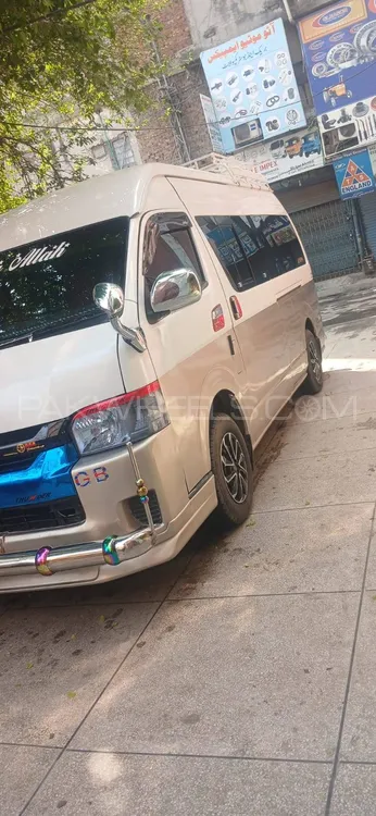 Toyota Hiace 2017 for Sale in Lahore Image-1