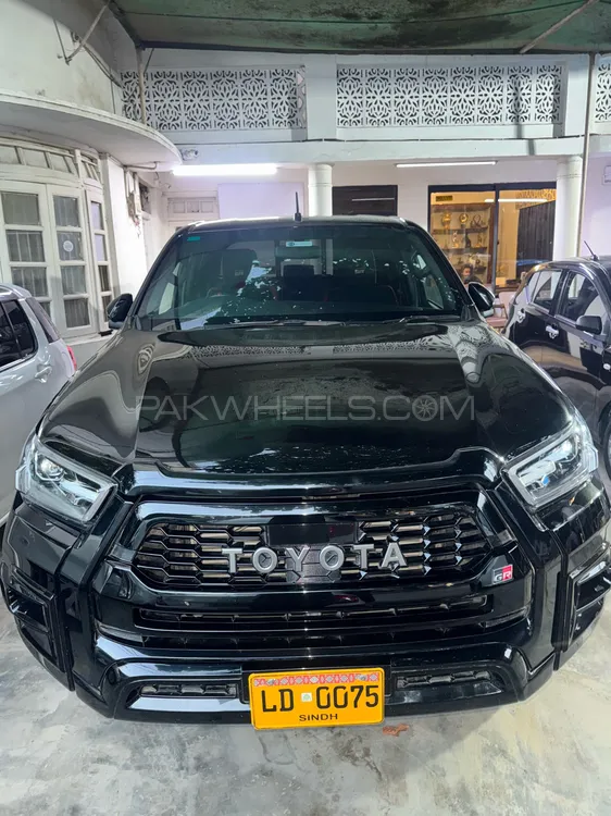 Toyota Hilux 2023 for Sale in Karachi Image-1