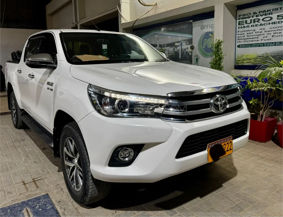 Toyota Hilux 2020 for Sale in Karachi Image-1