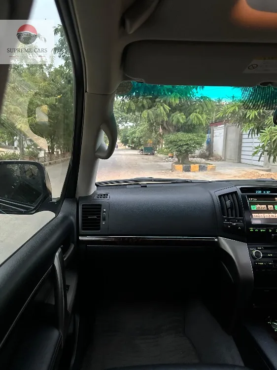 Toyota Land Cruiser 2011 for Sale in Karachi Toyota Land Cruiser 2011 for Sale in Karachi Image-22