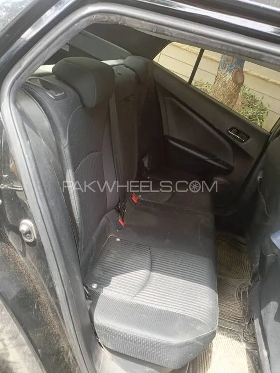 Toyota Prius 2018 for Sale in Karachi Toyota Prius 2018 for Sale in Karachi Image-11