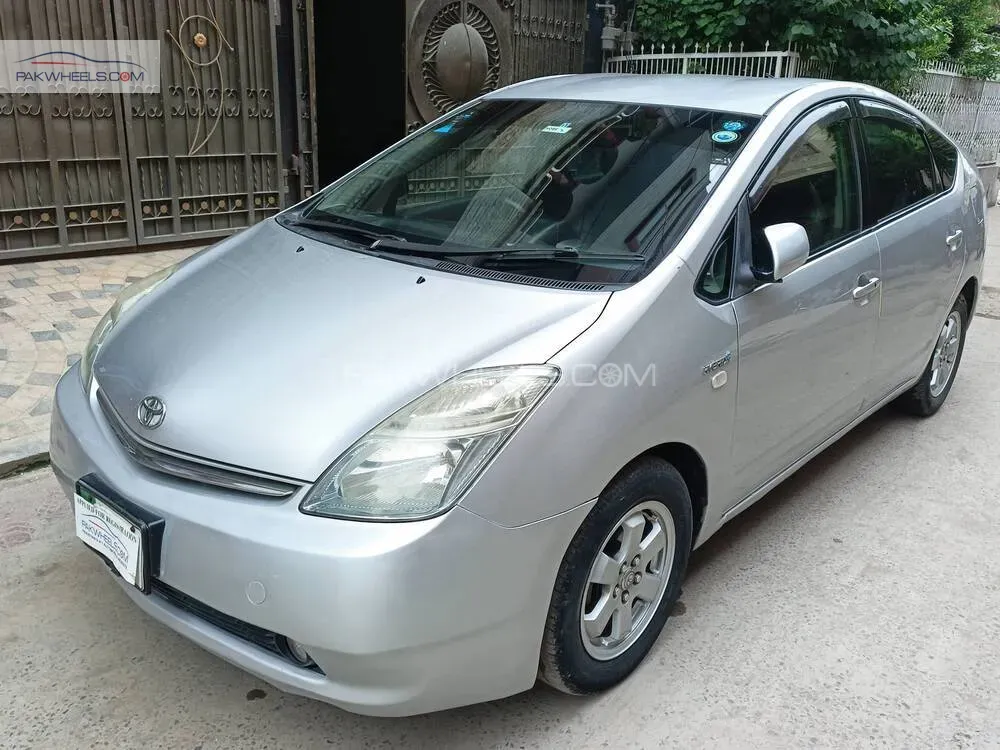 Toyota Prius 2007 for Sale in Lahore Image-1
