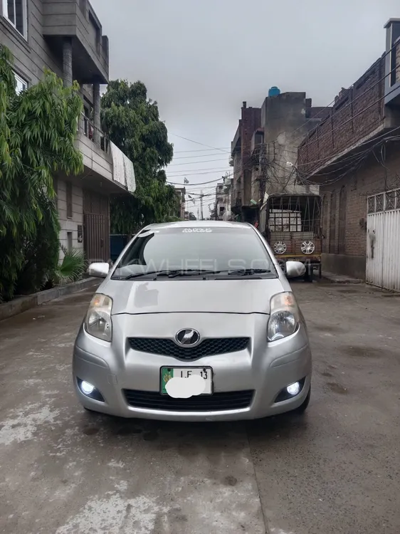 Toyota Vitz 2013 for Sale in Lahore Image-1