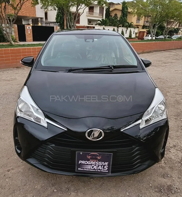 Toyota Vitz 2018 for Sale in Karachi Image-1