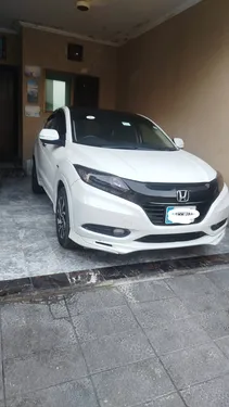 Honda Vezel Hybrid X 2015
