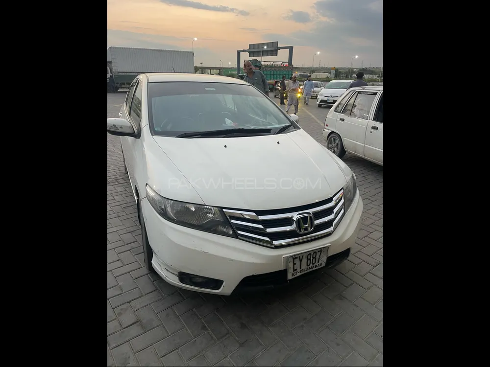 Honda City 2015 for Sale in Islamabad Image-1