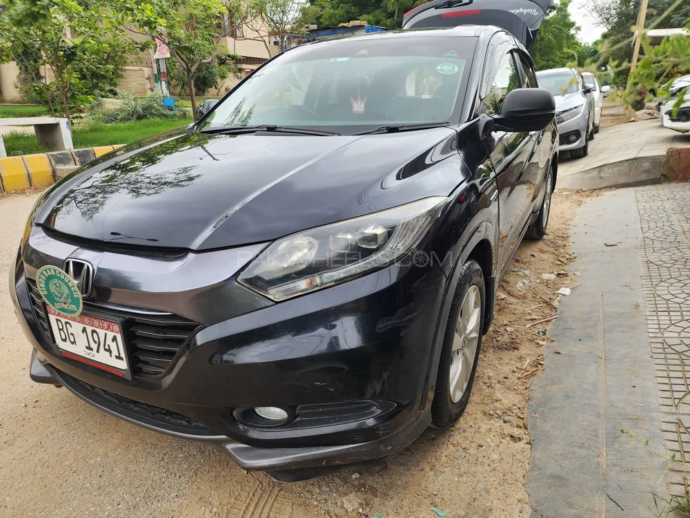 Honda Vezel 2014 for Sale in Karachi Image-1