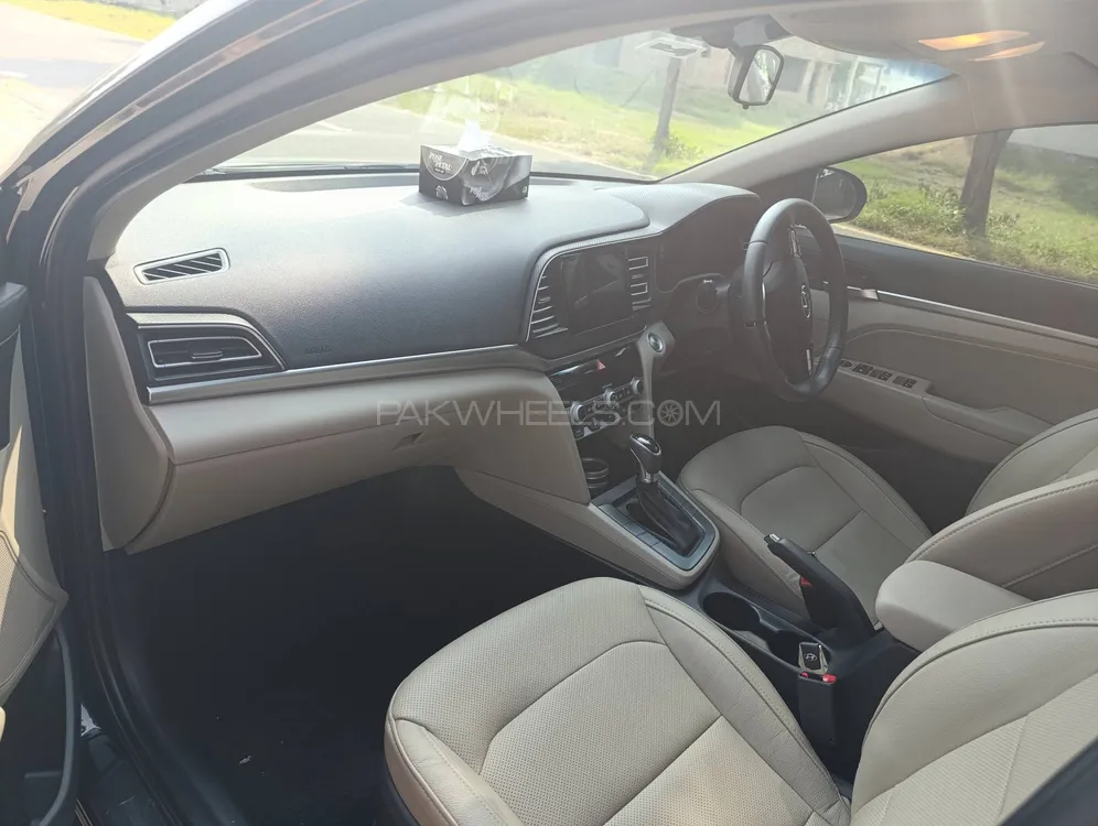 Hyundai Elantra 2024 for Sale in Lahore Image-1