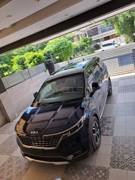KIA Carnival 2023 for Sale in Lahore Image-1