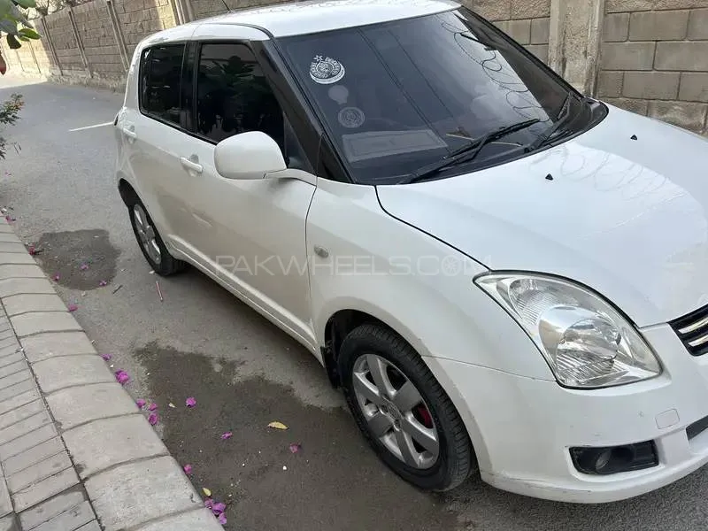 Suzuki Swift 2015 for Sale in Karachi Image-1