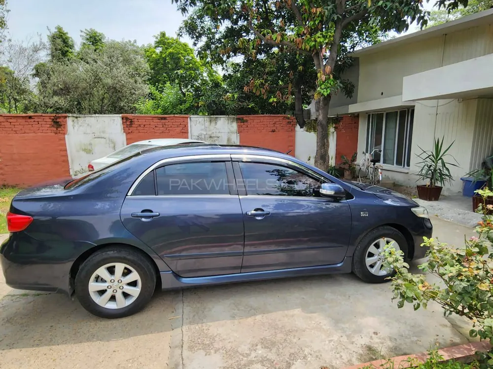 Toyota Corolla 2013 for Sale in Faisalabad Image-1