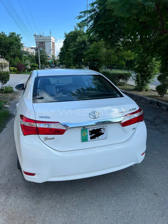Toyota Corolla 2015 for Sale in Lahore Image-1