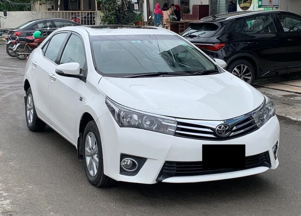 Toyota Corolla 2017 for Sale in Lahore Image-1