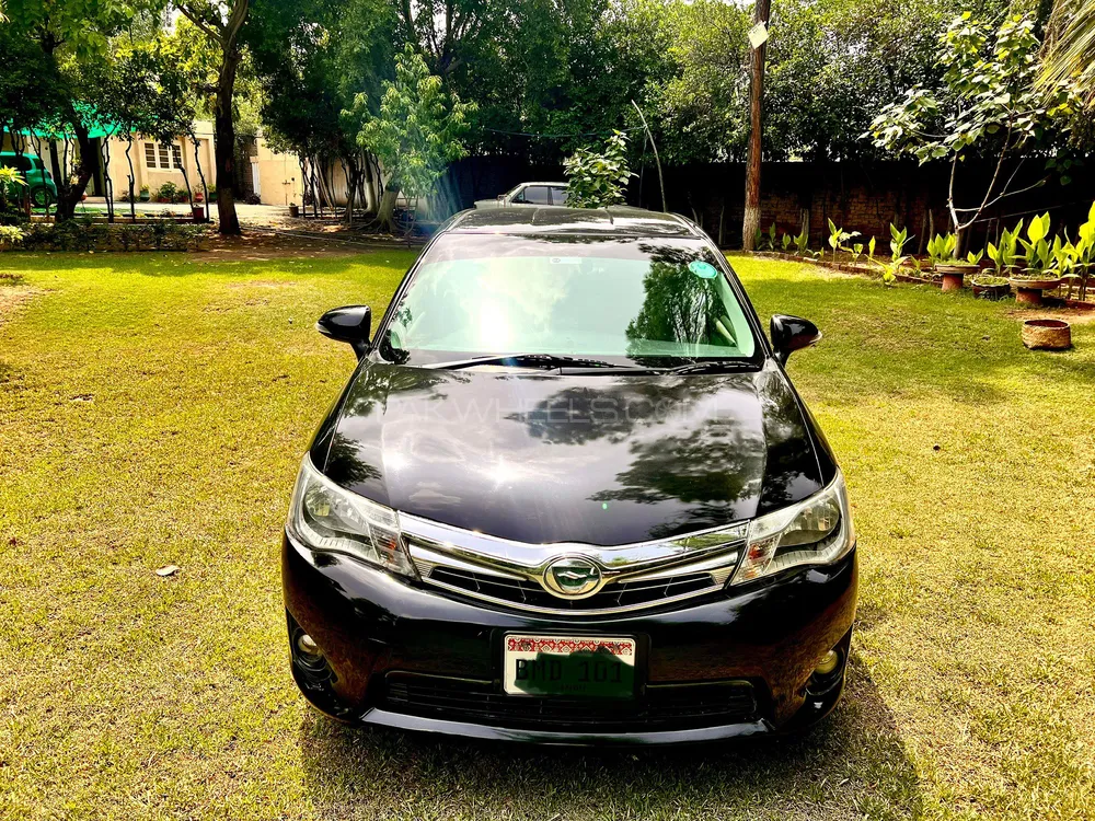 Toyota Corolla Axio 2014 for Sale in Peshawar Image-1