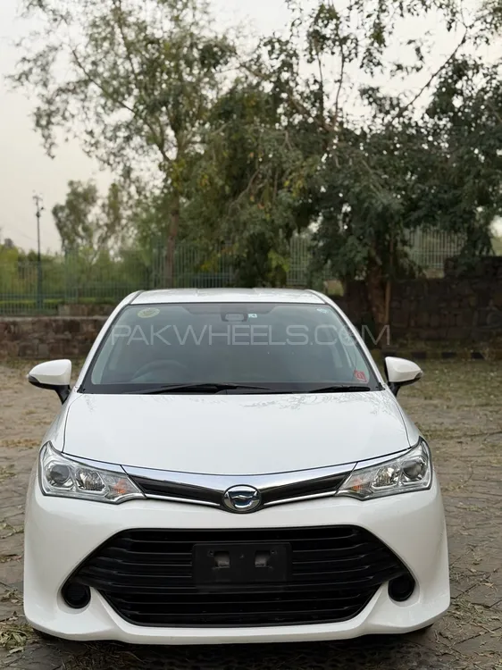 Toyota Corolla Axio 2016 for Sale in Islamabad Image-1
