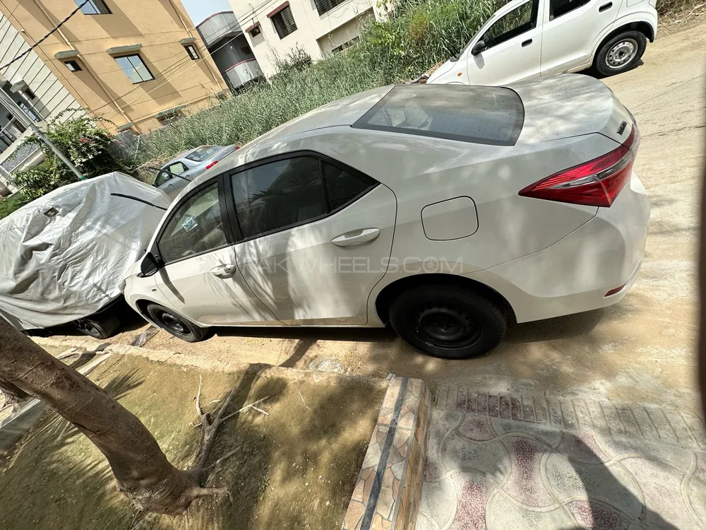 Toyota Corolla 2015 for Sale in Karachi Image-1