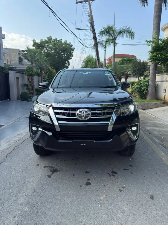 Toyota Fortuner 2017 for Sale in Lahore Image-1