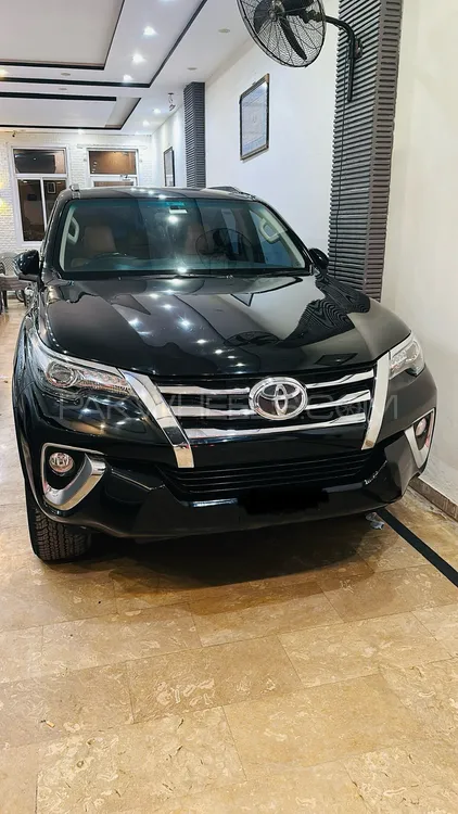 Toyota Fortuner 2017 for Sale in Lahore Image-1