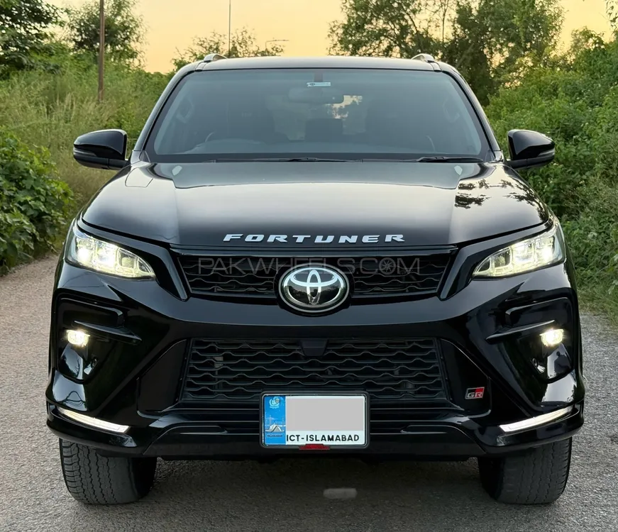Toyota Fortuner 2025 for Sale in Islamabad Image-1