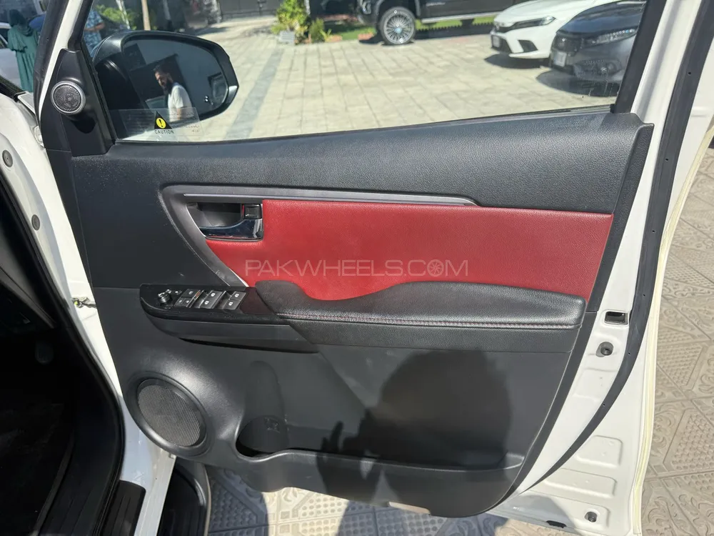 Toyota Fortuner 2022 for Sale in Islamabad Toyota Fortuner 2022 for Sale in Islamabad Image-11
