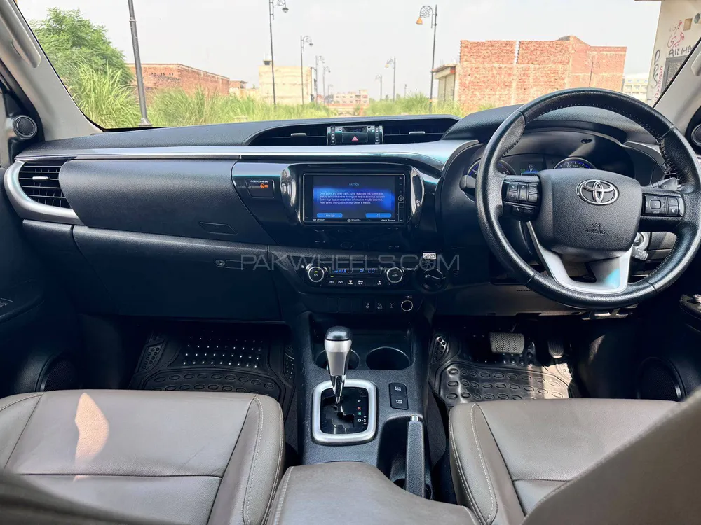 Toyota Hilux 2020 for Sale in Lahore Toyota Hilux 2020 for Sale in Lahore Image-7