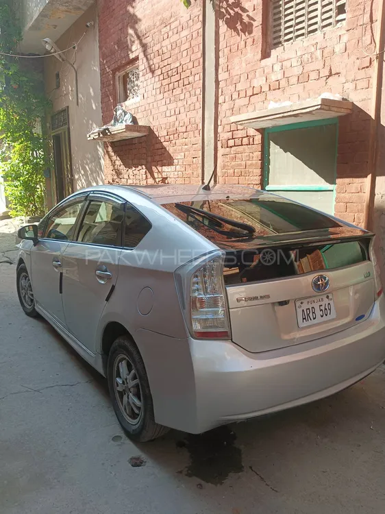 Toyota Prius 2009 for Sale in Lahore Image-1