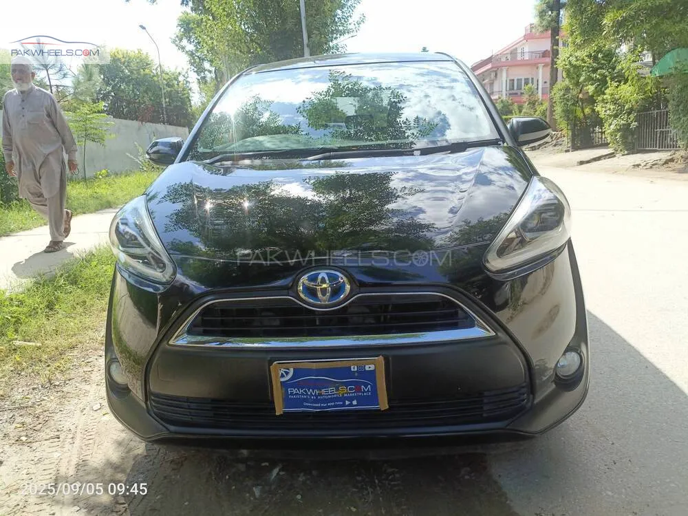 Toyota Sienta 2018 for Sale in Islamabad Image-1