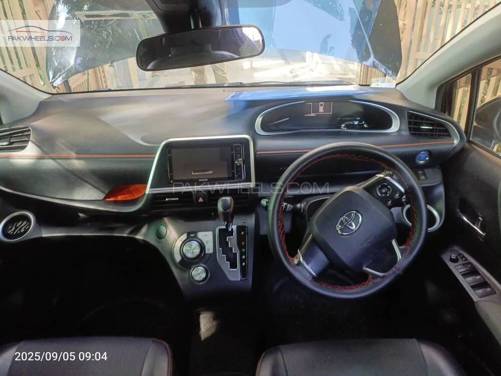 Toyota Sienta 2018 for Sale in Islamabad Toyota Sienta 2018 for Sale in Islamabad Image-10