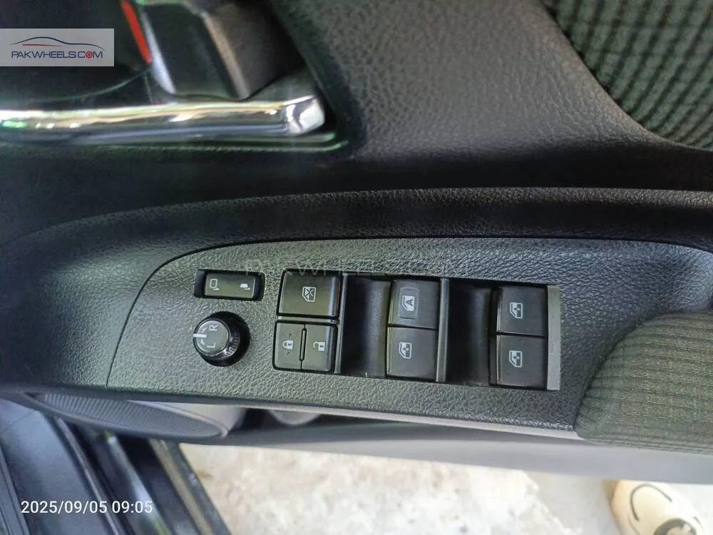 Toyota Sienta 2018 for Sale in Islamabad Toyota Sienta 2018 for Sale in Islamabad Image-13