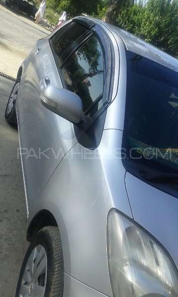 Toyota Vitz 2009 for Sale in Haripur Image-1