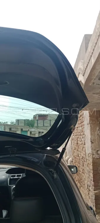 Toyota Vitz 2008 for Sale in Dera Ghazi Khan Image-1