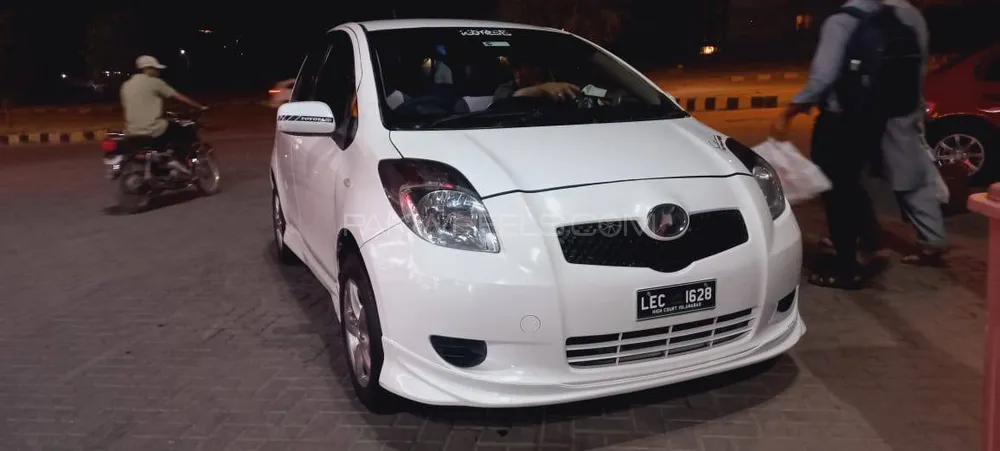 Toyota Vitz 2012 for Sale in Islamabad Image-1