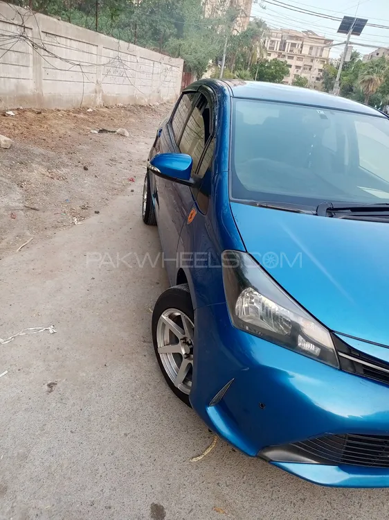 Toyota Vitz 2014 for Sale in Karachi Image-1