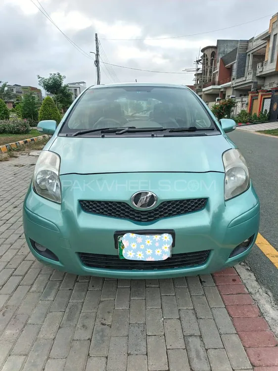Toyota Vitz 2015 for Sale in Lahore Image-1