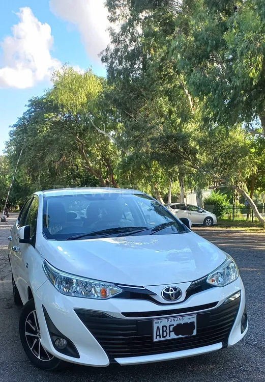 Toyota Yaris Sedan 2020 for Sale in Lahore Image-1