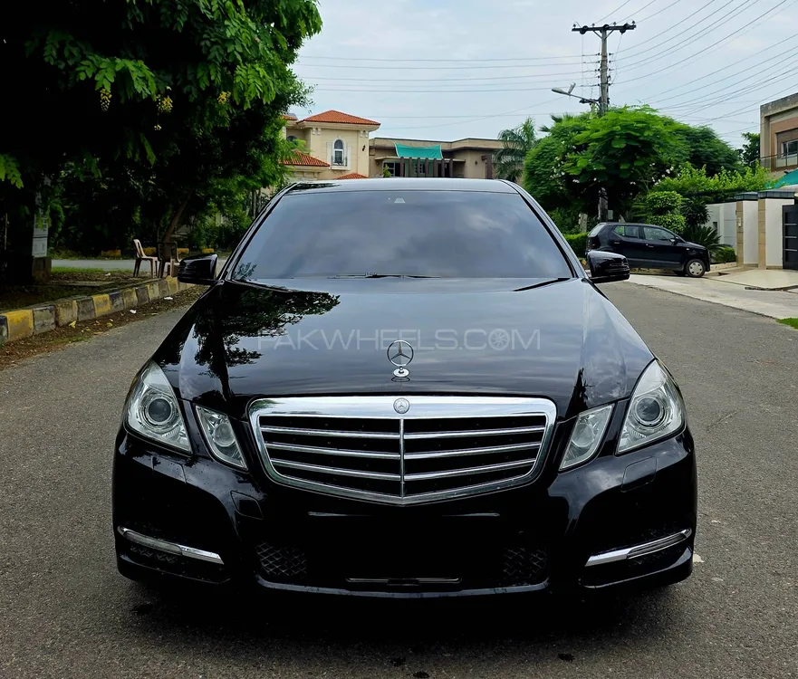 Mercedes Benz E Class 2011 for Sale in Lahore Image-1