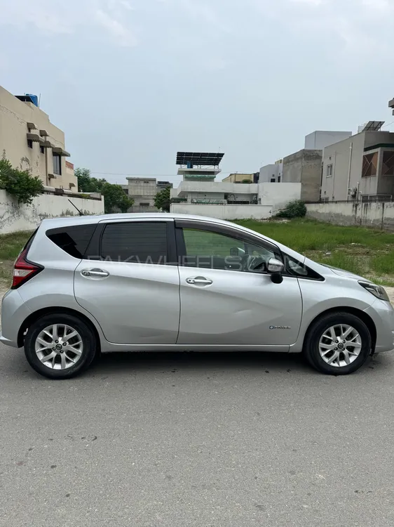 Nissan Note 2018 for Sale in Lahore Image-1