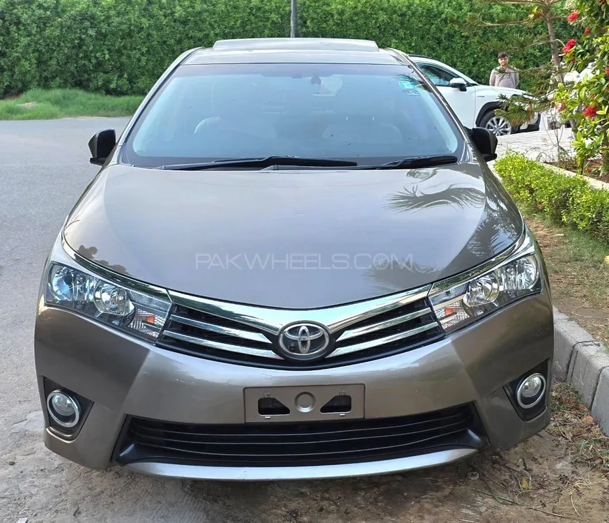Toyota Corolla 2017 for Sale in Karachi Image-1