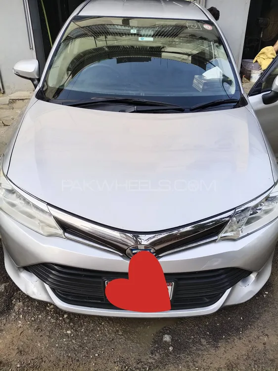 Toyota Corolla Axio 2017 for Sale in Karachi Image-1