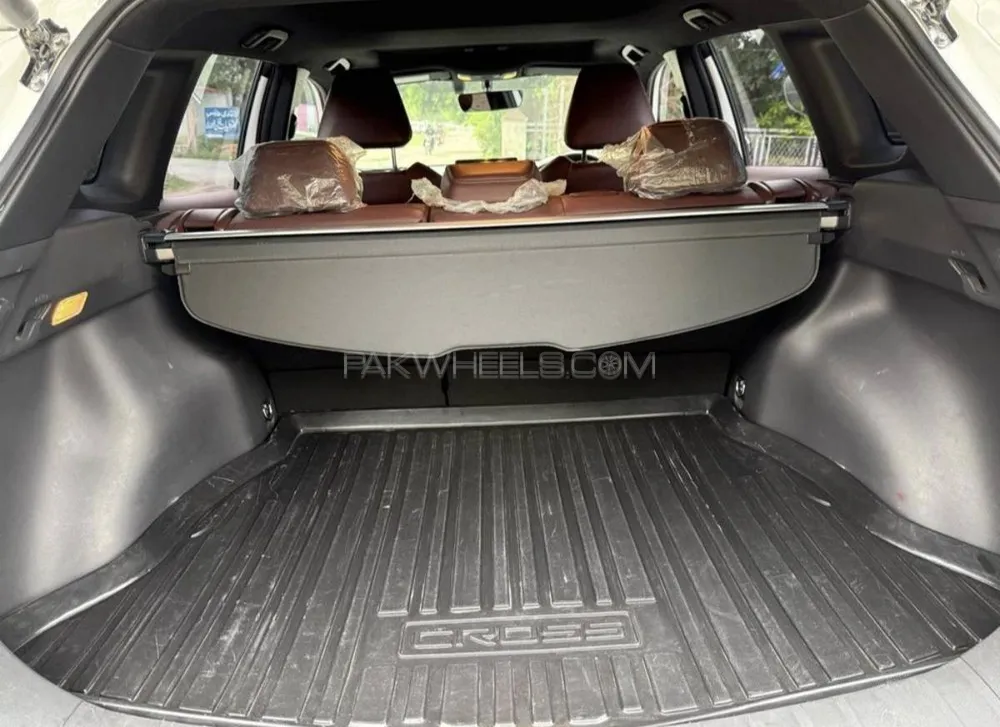 Toyota Corolla Cross 2024 for Sale in Lahore Toyota Corolla Cross 2024 for Sale in Lahore Image-5